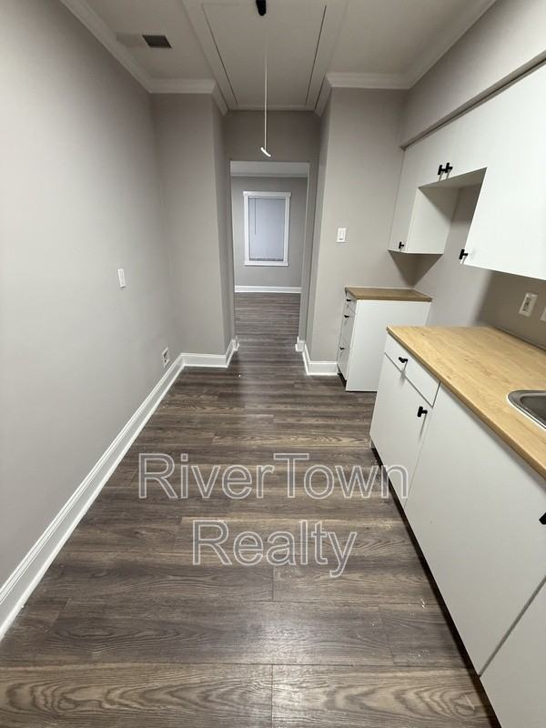 1657 Southern Ave - Photo 3 of 6