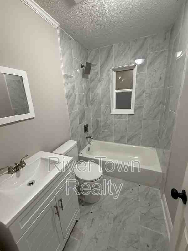 1657 Southern Ave - Photo 5 of 6
