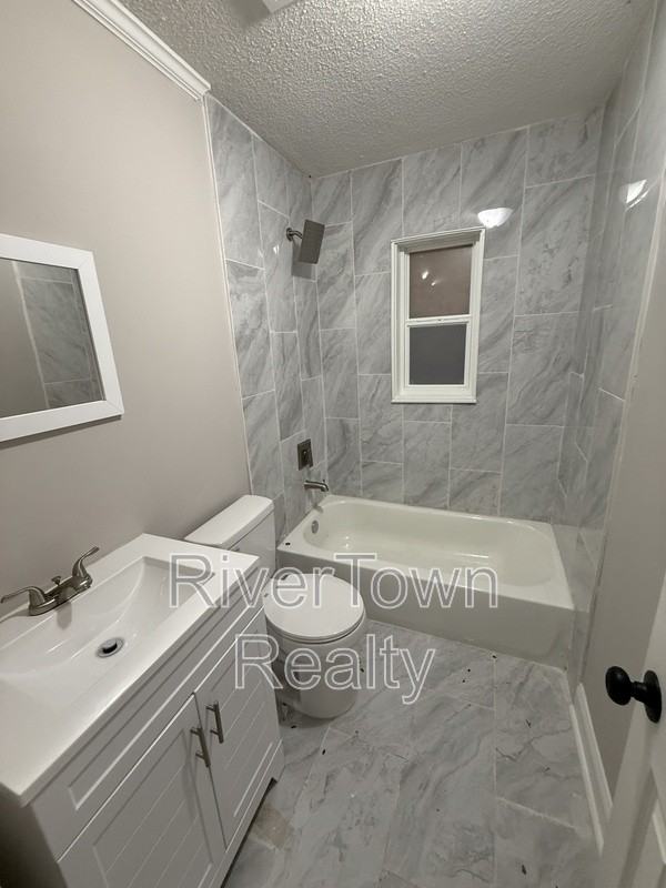 1659 Southern Avenue - Photo 4 of 7