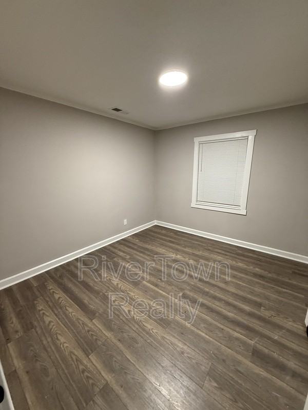 1659 Southern Avenue - Photo 6 of 7