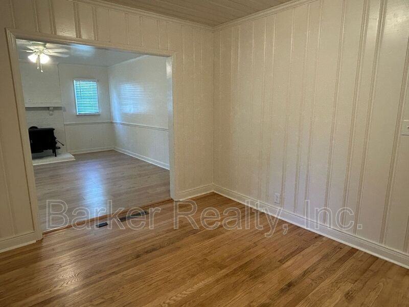 5726 Fayetteville Rd - Photo 4 of 23