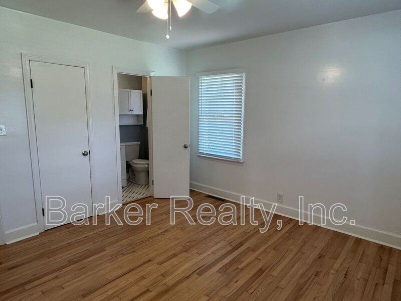 5726 Fayetteville Rd - Photo 5 of 23