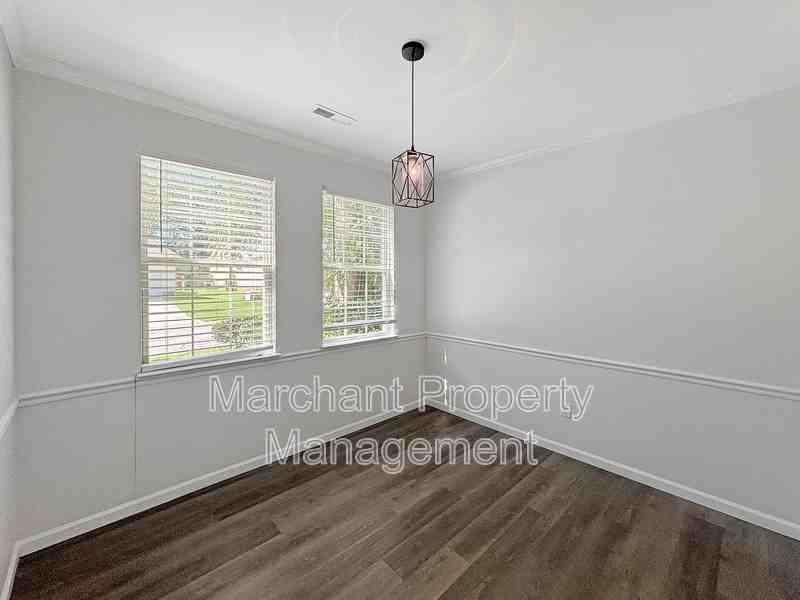 110 Golden Crest Ct - Photo 3 of 28