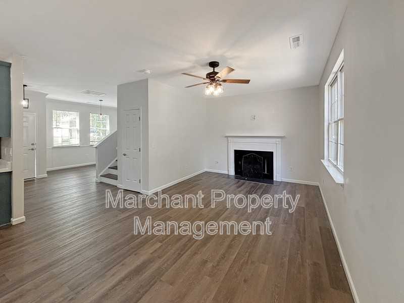 110 Golden Crest Ct - Photo 4 of 28