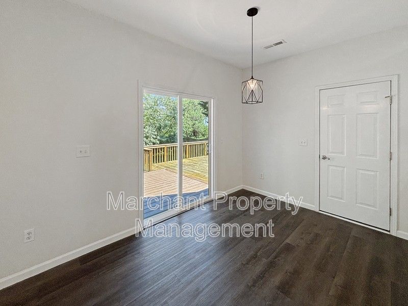 110 Golden Crest Ct - Photo 5 of 28