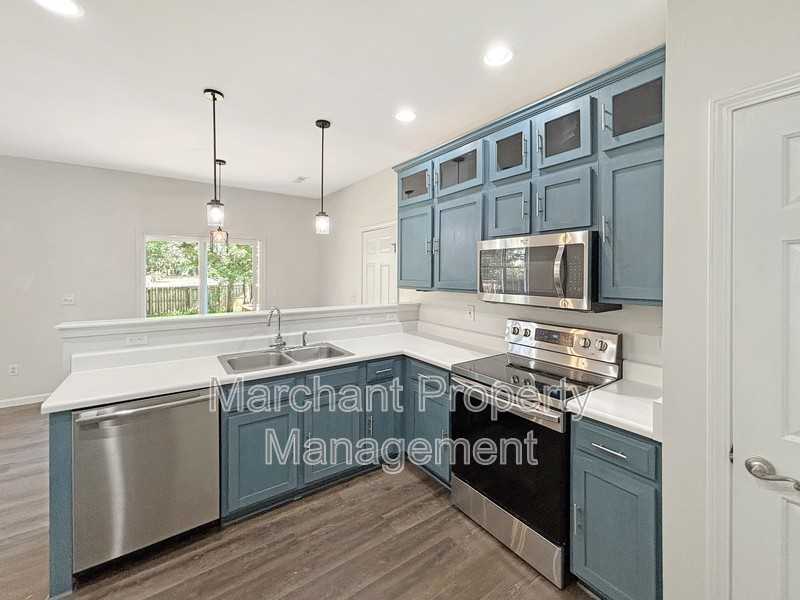 110 Golden Crest Ct - Photo 7 of 28