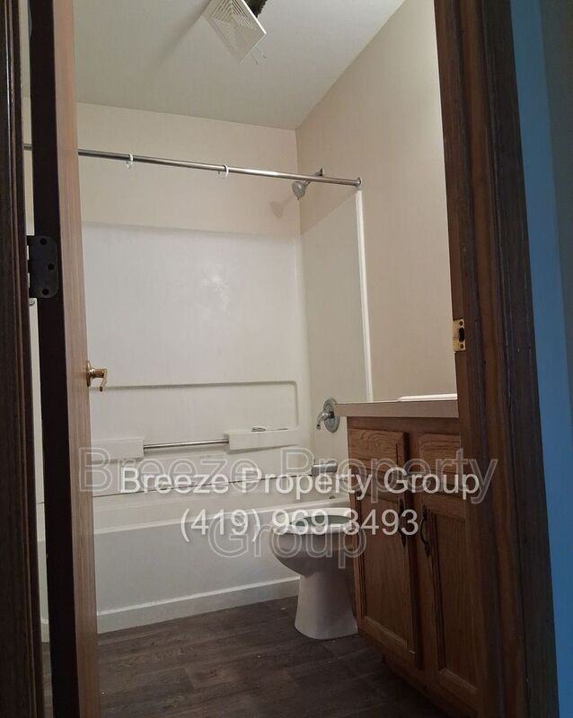 928 Ridge Ave - Photo 2 of 4