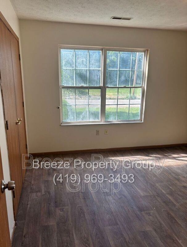 928 Ridge Ave - Photo 3 of 4