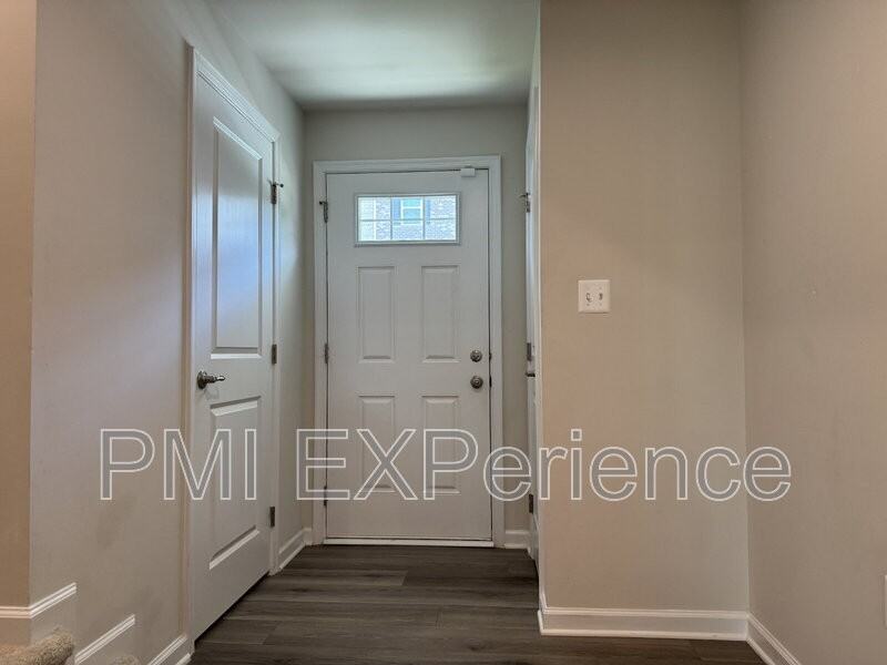13611 Corinthian Ln - Photo 2 of 34