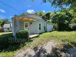 featured image of 1265 E High St