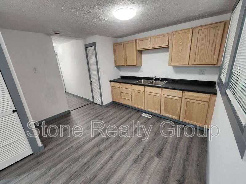 1265 E High St - Photo 3 of 10