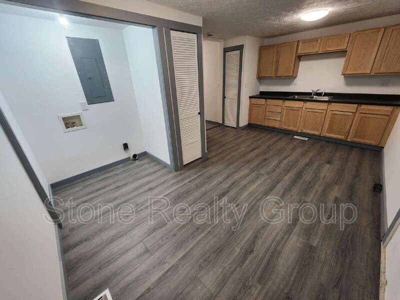 1265 E High St - Photo 4 of 10