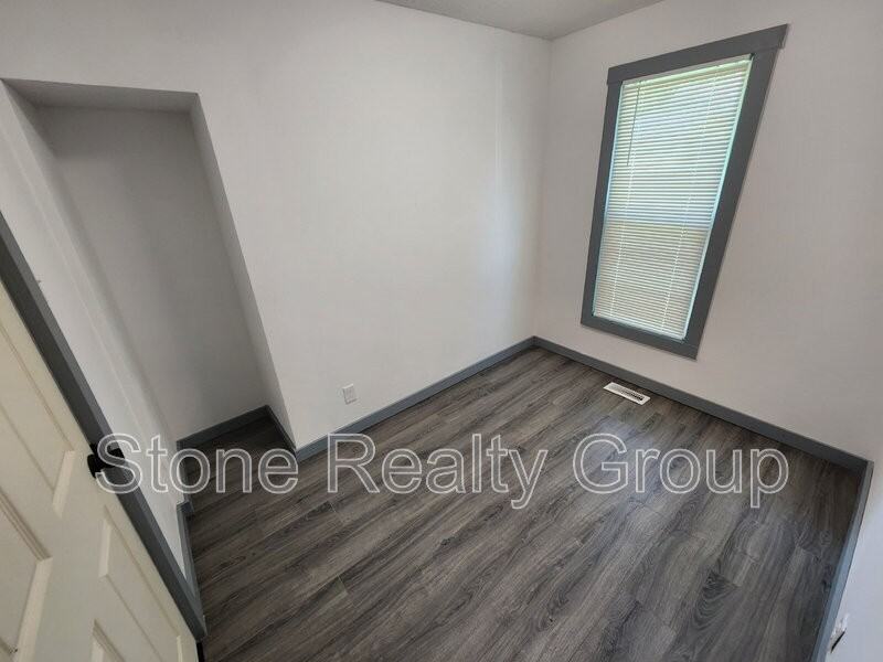 1265 E High St - Photo 5 of 10