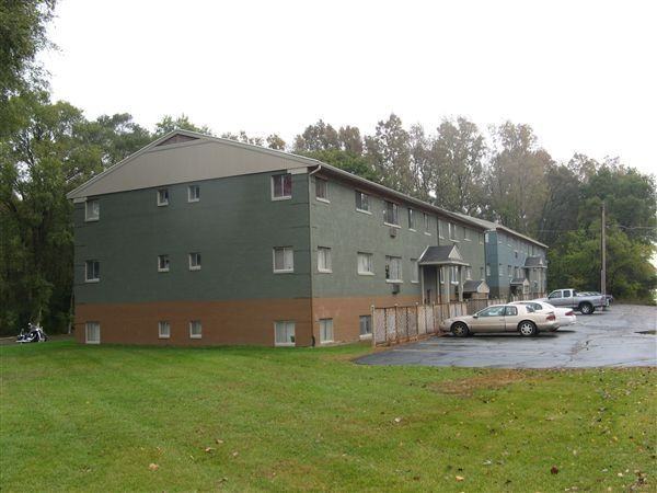 Oakwood Apartments - Photo 3 of 9