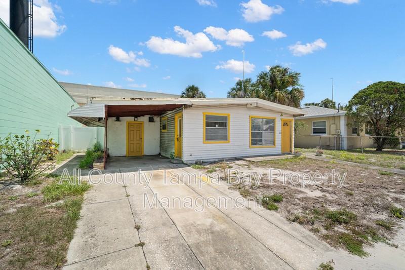 1541 W La Salle St - Photo 2 of 14