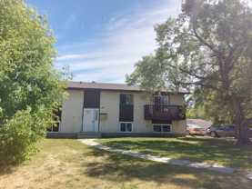 2 Bedroom 1 Bathroom Available in North Reddeer! - Photo 1 of 1
