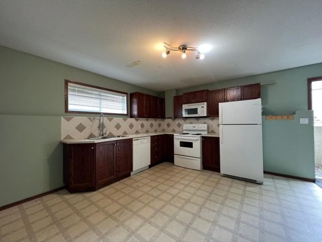 2 Bedroom Basement Suite in Rosedale! - Photo 2 of 7