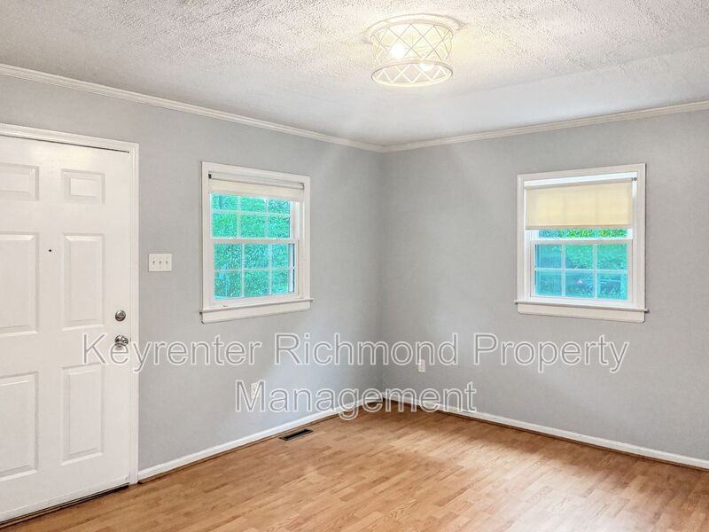 1019 Halsey Ln - Photo 2 of 12