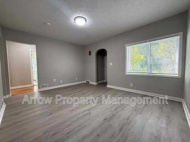 4118 Touzalin Avenue - Photo 4 of 18