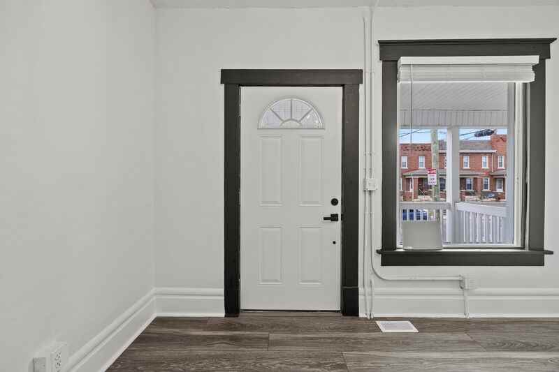 941 E Whittier St - Photo 3 of 24