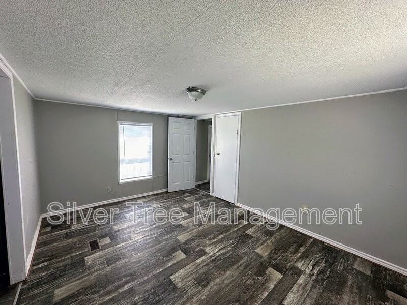 266 Lark Meadow Dr #B - Photo 4 of 17