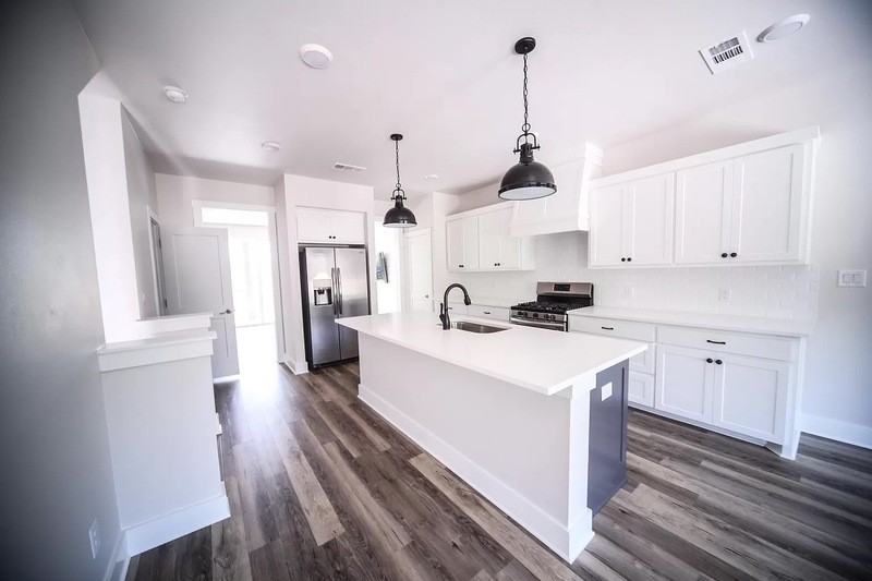 2340 Benbrook Blvd - Photo 2 of 13