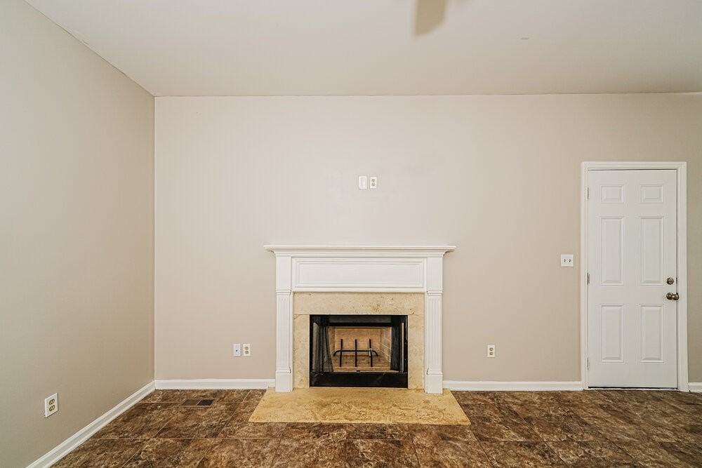 310 Hidden Ridge Dr - Photo 5 of 17