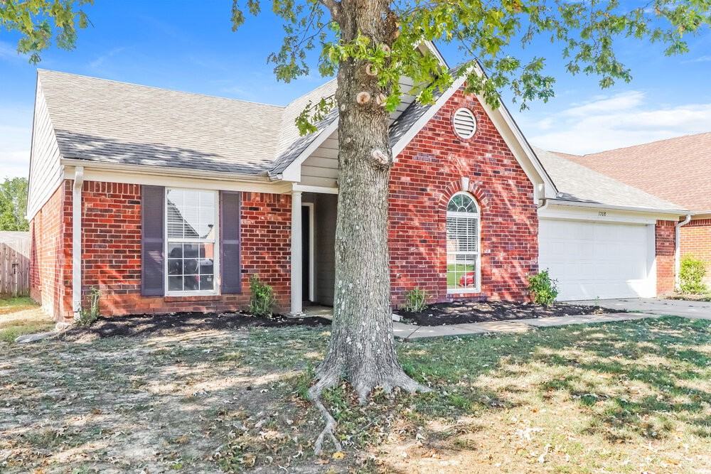 1708 Cherry Creek Dr - Photo 3 of 16