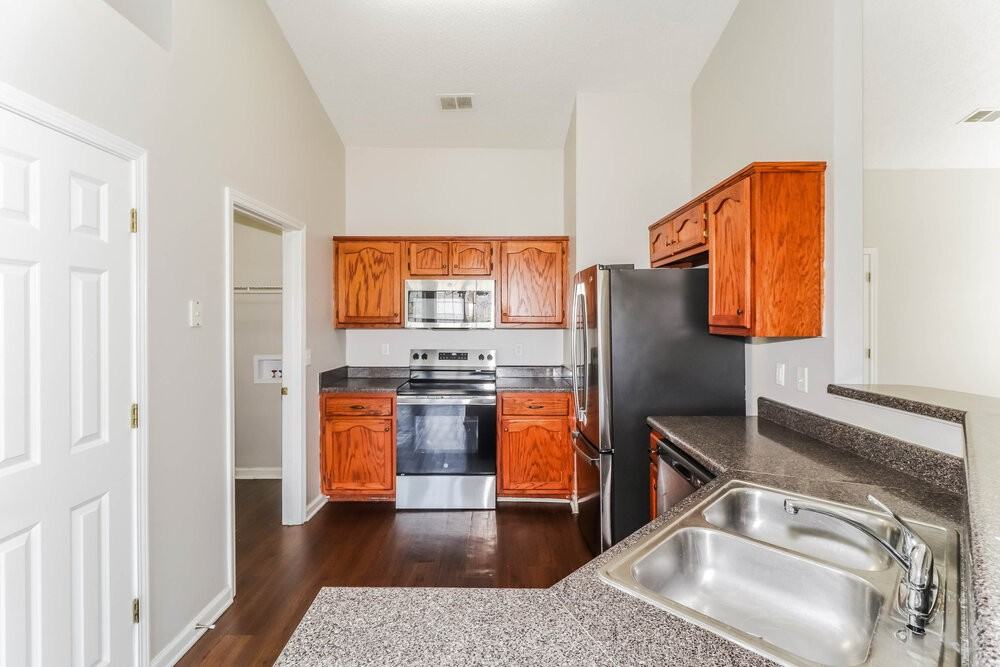 1708 Cherry Creek Dr - Photo 7 of 16