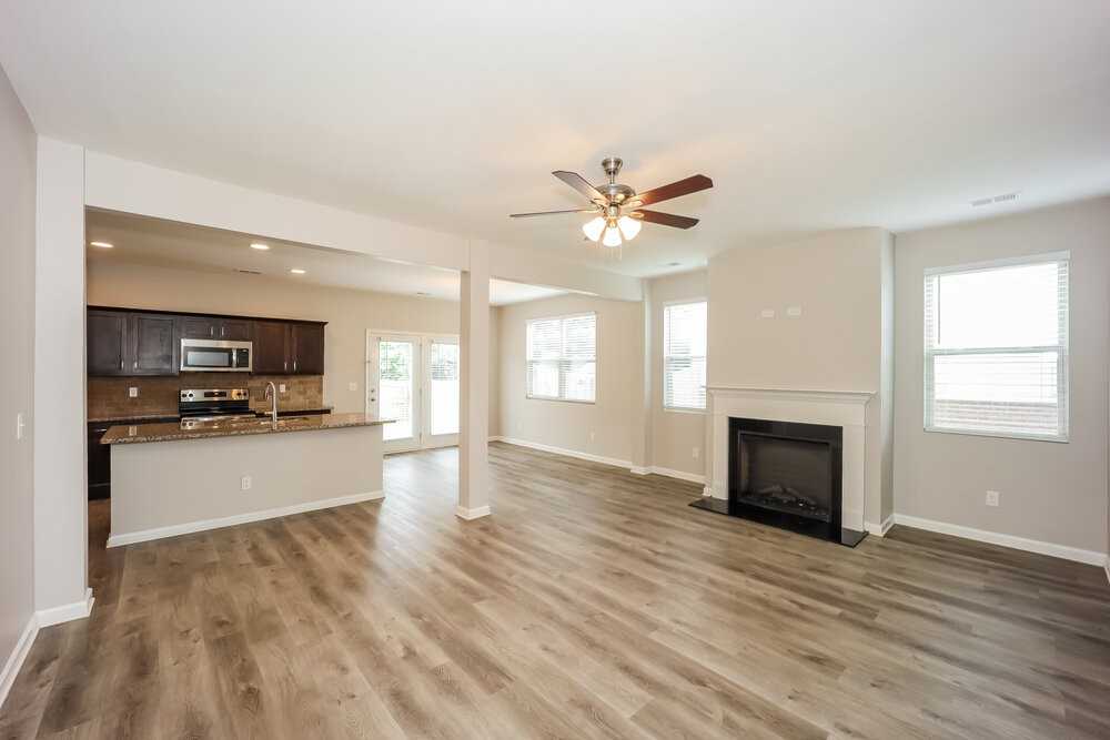 1093 Lear Dr - Photo 4 of 17