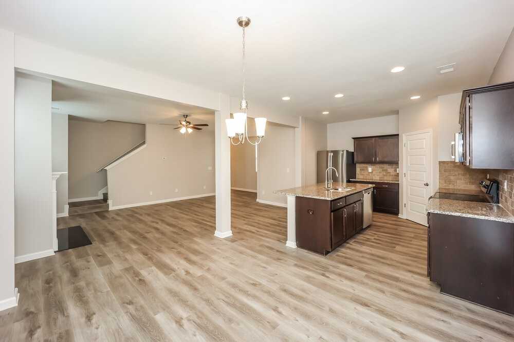 1093 Lear Dr - Photo 6 of 17