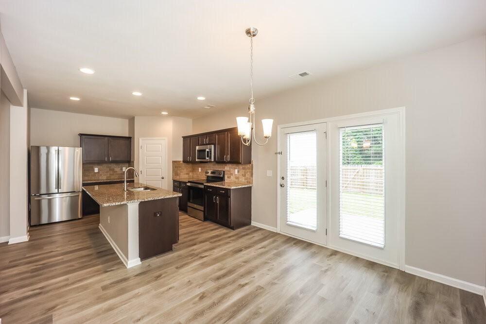 1093 Lear Dr - Photo 7 of 17