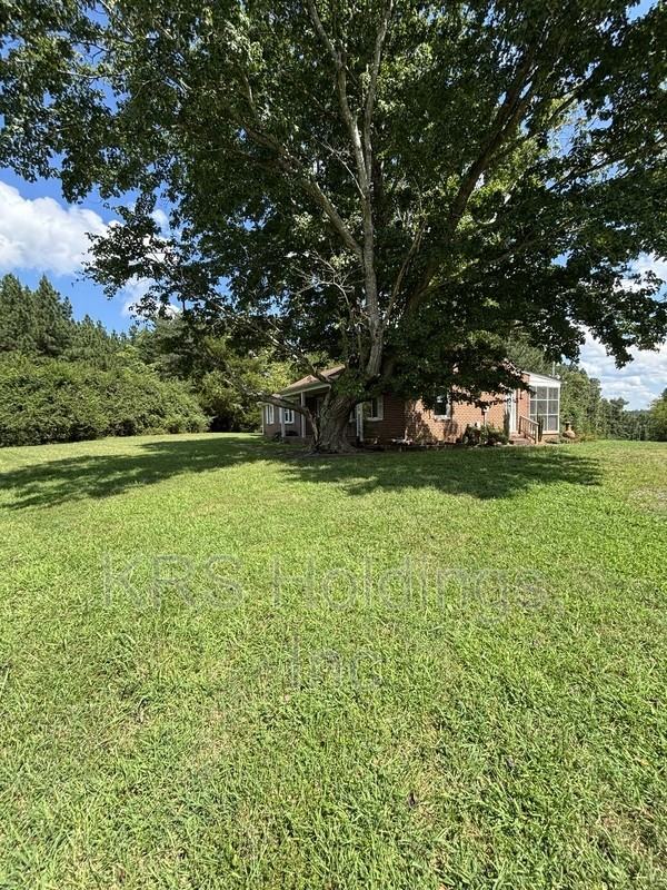 1624 Columbia Rd - Photo 3 of 12