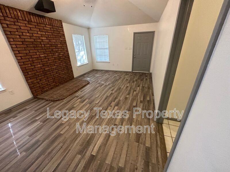 7185 Retta Mansfield Rd - Photo 3 of 16
