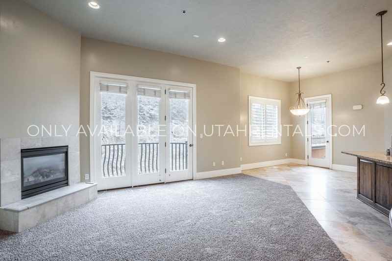 5176 N University Ave #418 - Photo 3 of 25