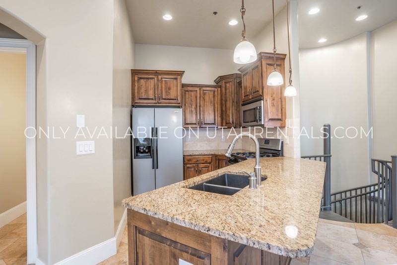 5176 N University Ave #418 - Photo 5 of 25