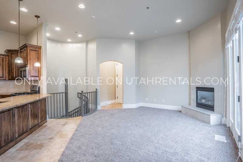 5176 N University Ave #418 - Photo 6 of 25