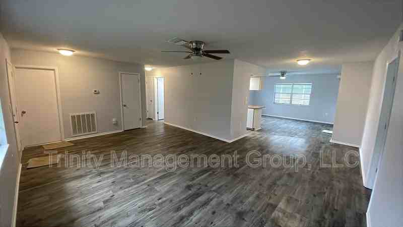 3041 Hoban Ave - Photo 3 of 10