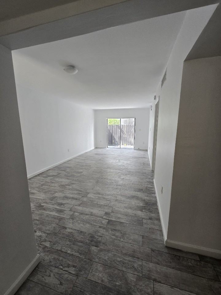 609 Euclid Avenue #3 - Photo 3 of 8