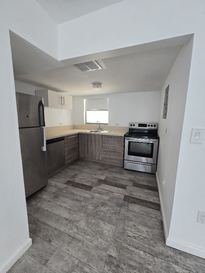 609 Euclid Avenue #3 - Photo 2 of 8