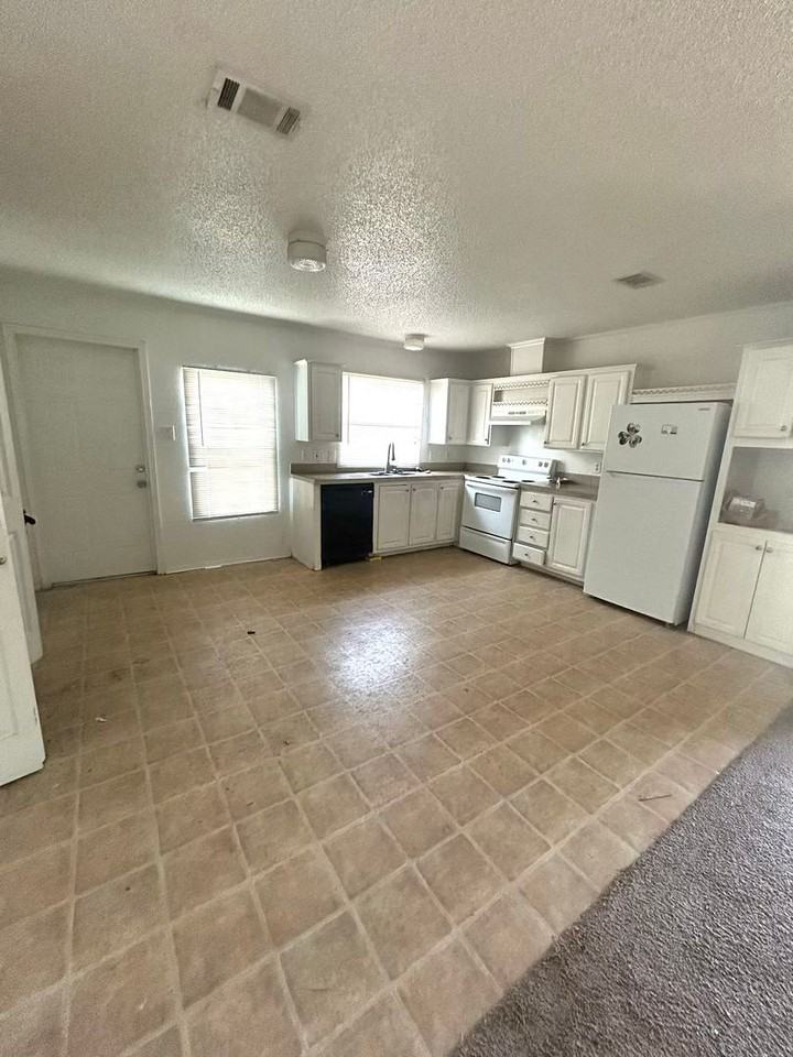 11810 Greenglen Drive - Photo 2 of 11