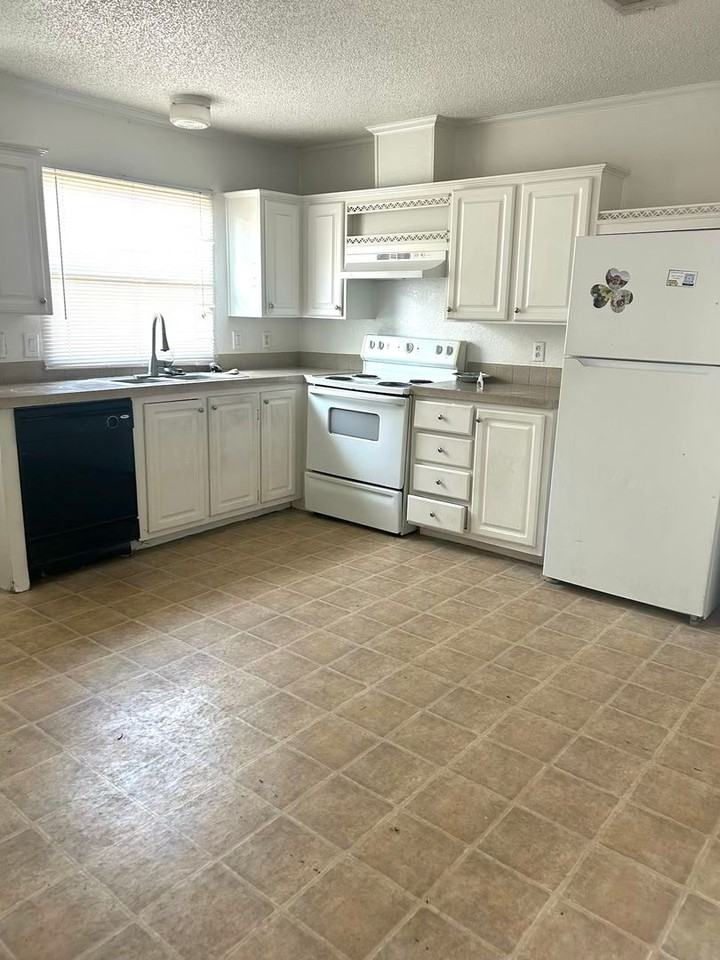 11810 Greenglen Drive - Photo 3 of 11