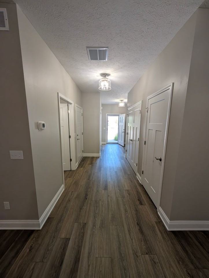 640 Treadway Blvd - Photo 2 of 13