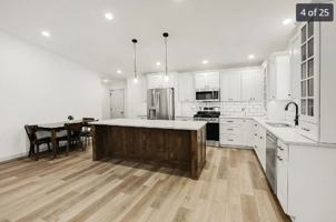 featured image of 1009 E 6th St