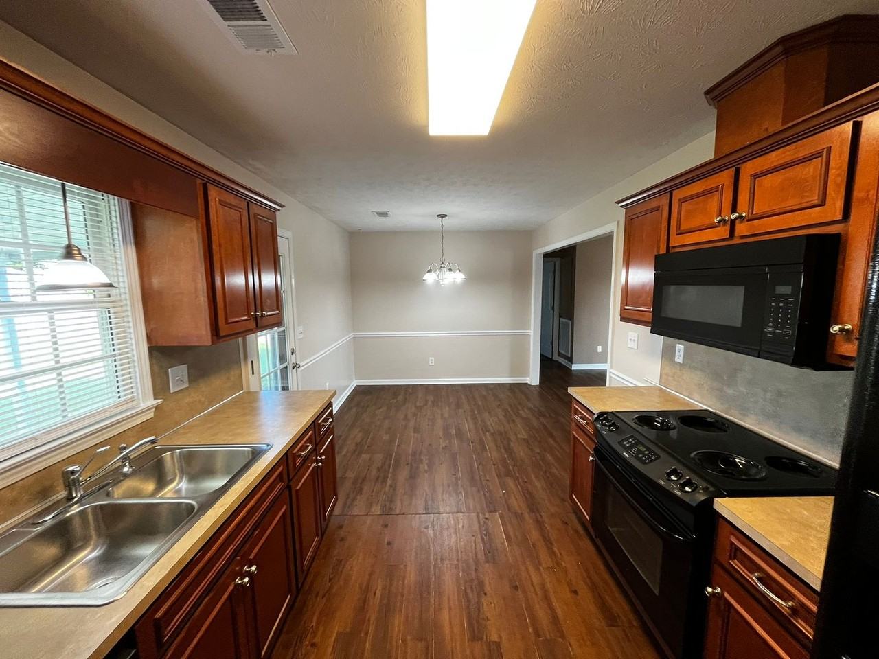 822 Lee Road 213 - Photo 4 of 21