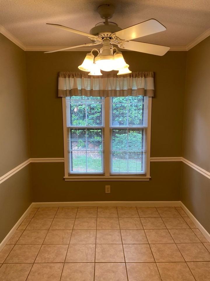 996 Lytchfield Pl - Photo 4 of 8