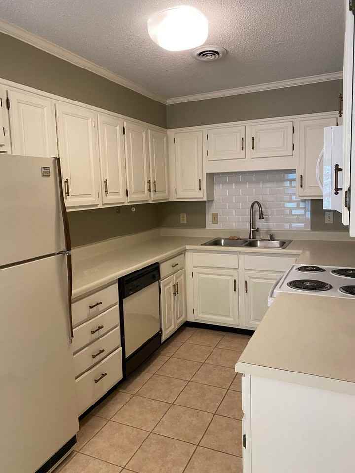 996 Lytchfield Pl - Photo 5 of 8