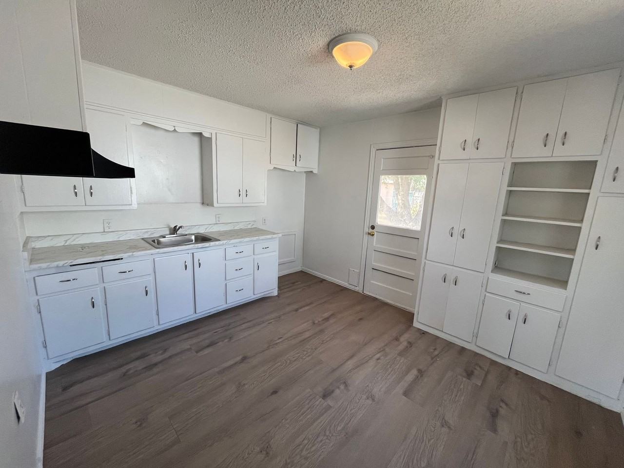 120 Avenue W - Photo 3 of 6
