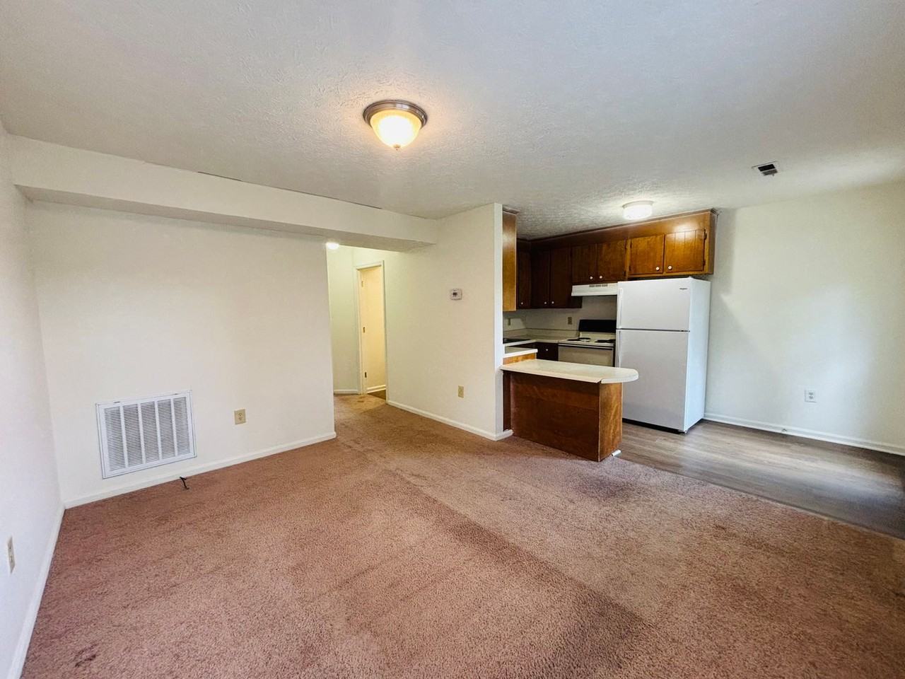 623 Green St - Photo 5 of 19