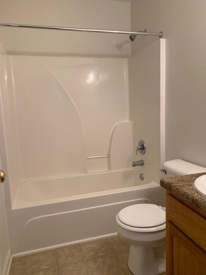 1105 College St - Photo 7 of 23